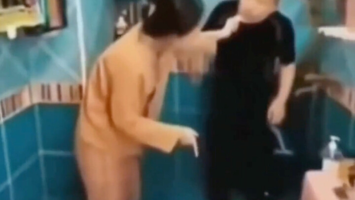 男人小便的正确打开方式！