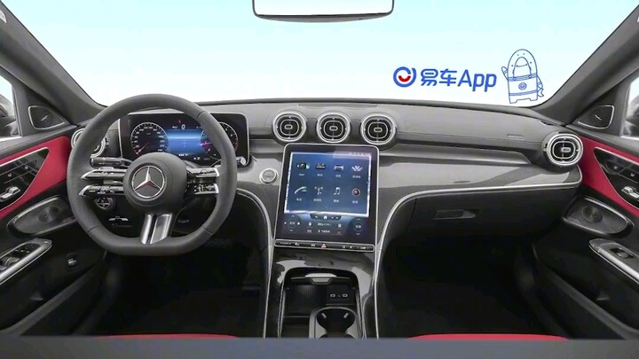 Tại triển lãm xe Lão Tân, anh thẳng thắn vạch trần Mercedes-Benz – chuyên gia đánh giá xe sắp bị đuổ