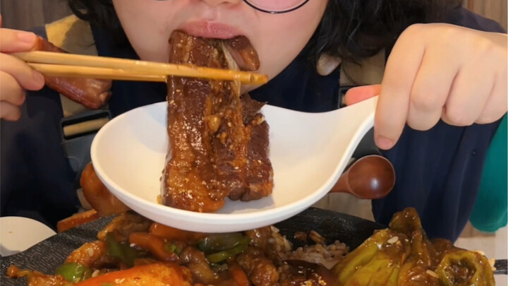 Braised Pork with Sauce | Stir-Fried Pork Strips | Shrimp Roll with Crispy Sound Bells