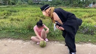หมูเห็นอะไรจากน้องสาวคนเล็ก?