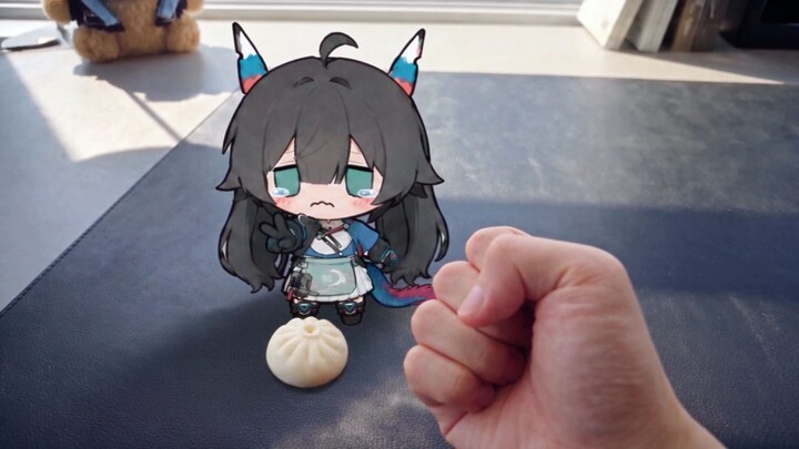 Playing rock-paper-scissors with Little Silly Dragon~