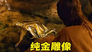 เด็กชายพบด้วยความประหลาดใจว่าในแอ่งน้ำกลับมีรูปปั้นทองคำแท้ๆ อยู่หนึ่งองค์