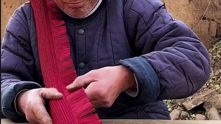 Dây sắt thì rất bình thường, nhưng qua bàn tay của ông nội lại trở thành tác phẩm nghệ thuật — các b