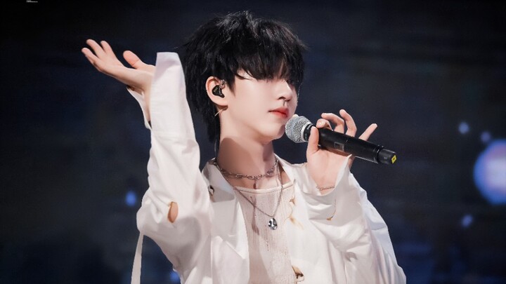 Male idols dance to girl group dances? The energetic and energetic boy with rabbit teeth, He Junlin,
