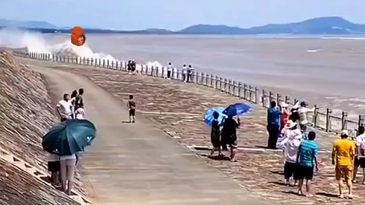 Trừu tượng thì tôi có một tay.