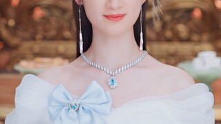 她从小到大除了长个子，真的没什么变化，而且颜值演技也一直在线