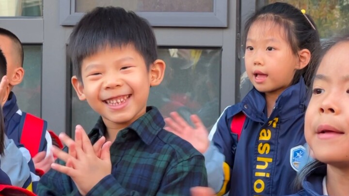 Second brother: Do I really have to attend this kindergarten myself?