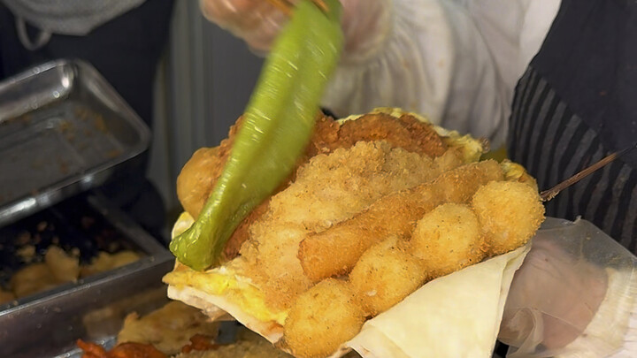天津硬核早餐大饼夹一切