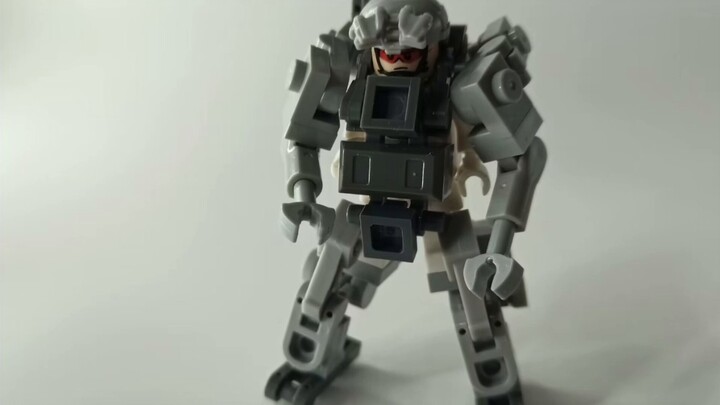 (Original Lego moc) This is probably the smallest manned mech I've ever made!