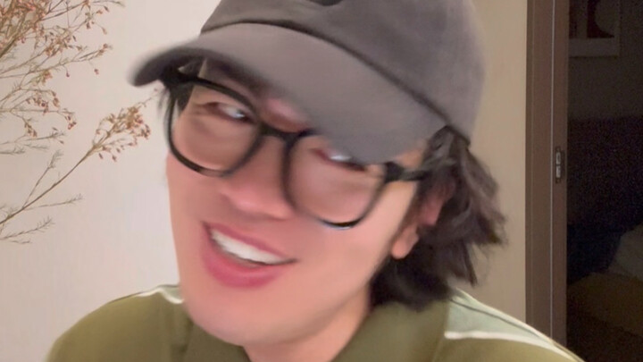 Cô bạn thân ma quái của bạn và anh bạn trai cực phẩm của cô ấy 4