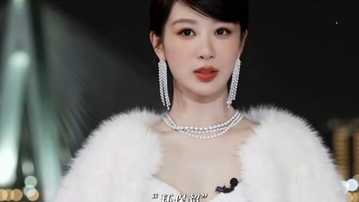 Dương Tử: “Đây là lông chồn giả, lông chồn thân thiện với môi trường!” Haha, đúng là Bạch Cúc của ch