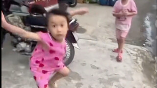 تحدي كتم الضحك!! "ياي كاي! افتح!!"