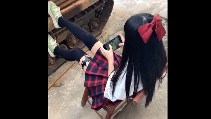 Đôi chân ngắn này có buồn cười không? ? ?