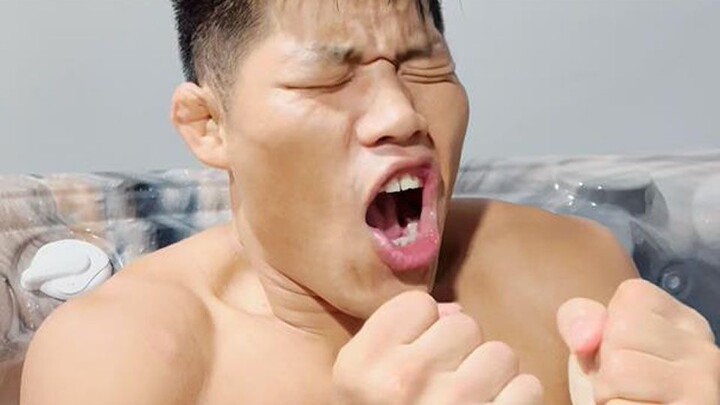 Cố lên trong trận đấu, chúc Quốc Vĩ thắng lợi ngay từ đầu!