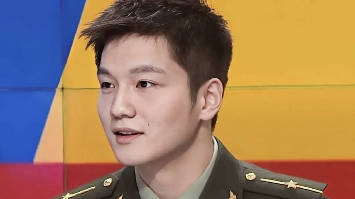 Hilarious! The best fat but not greasy guy! So cute that I call him my darling! [Fan Zhendong]