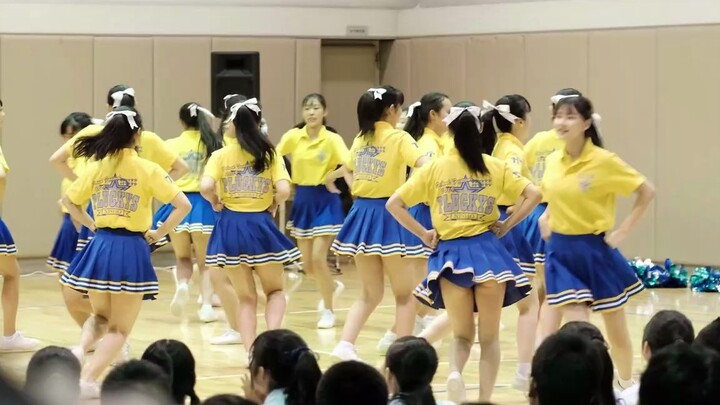 Tarian | Pemandu Sorak Murid SMA Jepang 