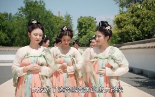 女孩为了演好一个角色，竟然往嘴里塞棉花！