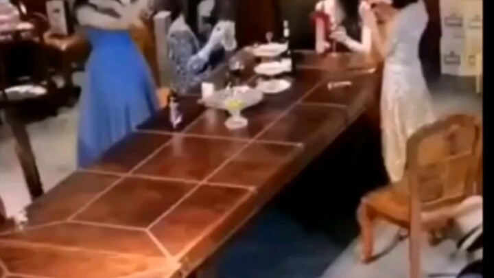 Socialites gather for afternoon tea, but a woman gets kicked out of the group chat for sneaking snac