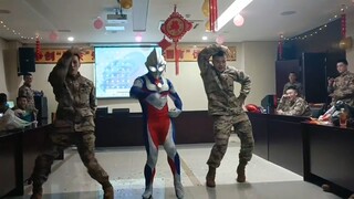 太好了，政委不在家，舞警摇起来