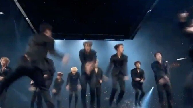 [SEVENTEEN] Others call these mistakes, but we call them stage skills