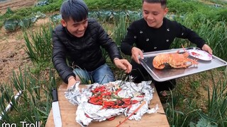 Hưng Troll _ Tôm Hùm Bọc Đất Siêu Cay _ Grilled Lobster