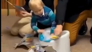 你永远不知道人类幼崽下一步要干什么……