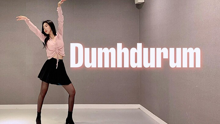 ฉันมีทุกสิ่งที่เซ็กซี่ที่คุณต้องการ! Apink เต้นเพลง "Dumhdurum" เนียนๆ