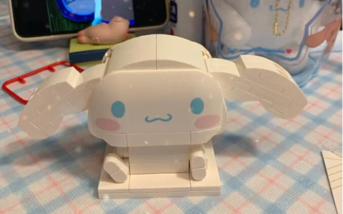 Bạn trai biết mình thích Gudetama nên đã dành hẳn một tiếng đồng hồ để giúp mình lắp ráp con gấu này