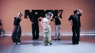 Counterfeit ｜“花”姑娘？