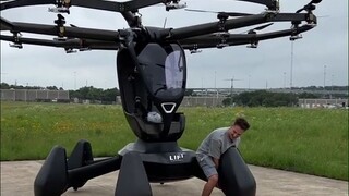 试驾可以载人的“无人机”：LIFT公司的单人电动飞行器HEXA。售价49.5万美元，只需不到1小时的训练即可飞行