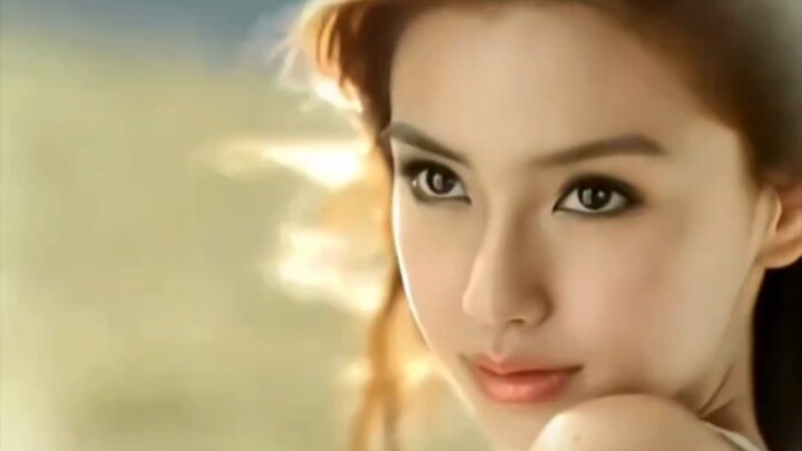 Angelababy’s early ads are so gorgeous!