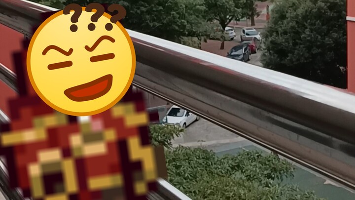 Trạm phát thanh của trường lại phát nhạc từ bản mod The Horror của Terraria?!