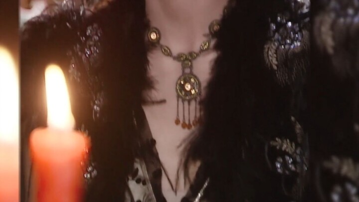 Năm đó cô 36 tuổi, vào vai mỹ nhân số một của Ma Môn – dù chỉ mặc toàn đồ đen vẫn không thể che giấu