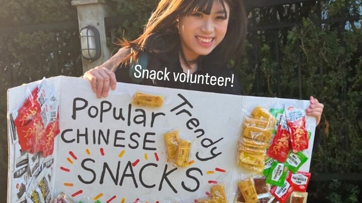 Ở đại học nước ngoài mà đem mì cay ra phát, giáo sư phấn khích: Đưa đây đi!