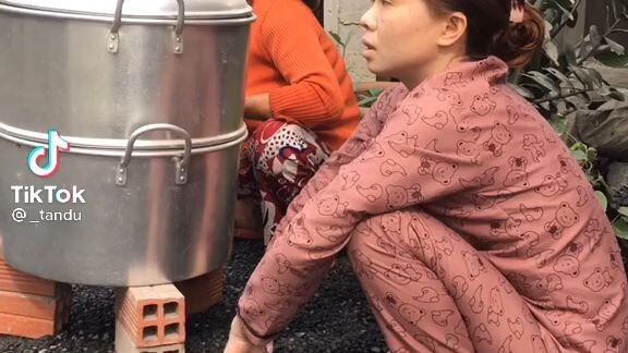 câu chuyện mua thang hay than