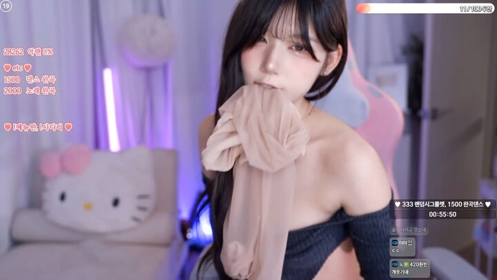 【Golaniyule_0】韩国BJ麋鹿고라니율狗兰跳舞后脱丝袜 Feet signature pose 丝足露脚 用嘴叼丝袜