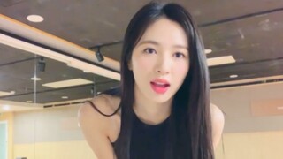 ซู่ จื้อหยวน เต้นรำไปกับเพลงฤดูร้อนของหยู่ เชา [CherryBullet] "Boogie Up" สด 230813