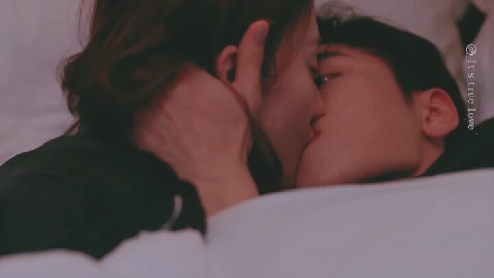 "Sister, are you still awake... Then I'll continue kissing you." || Is this young wolfdog so wild? !