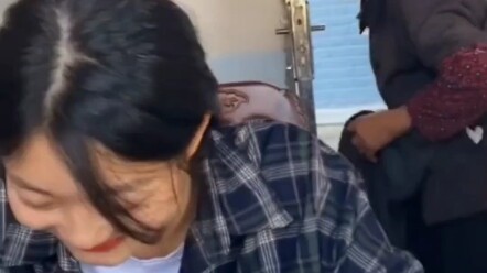 Grandma beaming with joy as grandson brings his girlfriend home for the first time: “I can’t take my