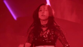 [Kim Ji-soo] It's been a year! I finally got to see the 16 Shots straight-up video! So cool!