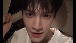 内娱演员爱豆翻唱《跳楼机》