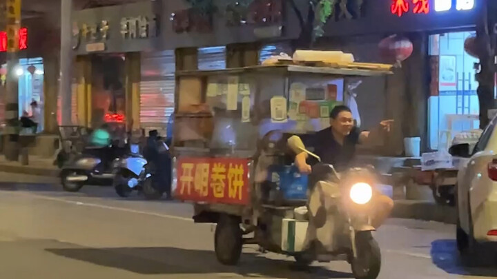 โอ้ยตายแล้ว! ทุ่ม 22 หยวนตามหาแผงลอยของ Crush จนเจอ!