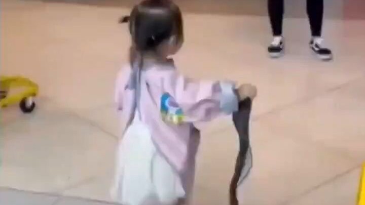 Trẻ con thật dũng cảm!