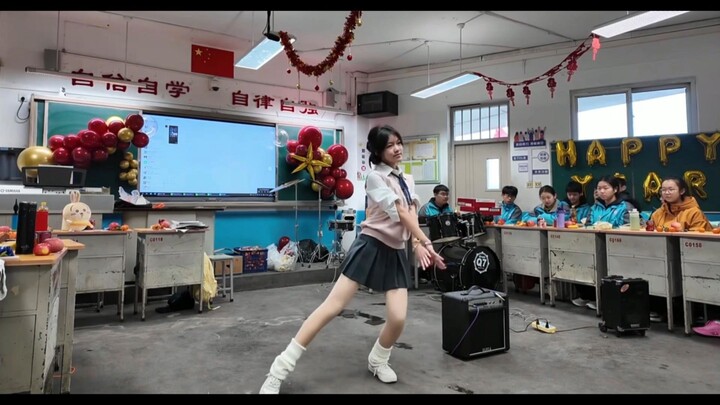 Domestic Girls’ High School: Adorable Dance “Leg‑Covering Magic” at the New Year’s Gala | High Schoo