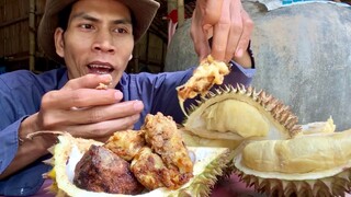Út Lục Bình Thử Ăn Sầu Riêng Chiên Giòn Và Cái Kết