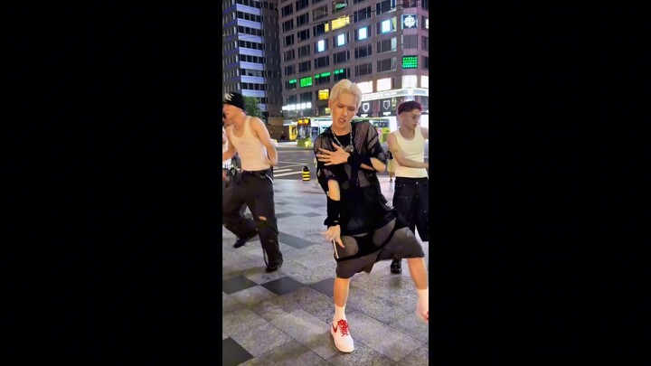 Zhong Mingxuan: What should I do if I’m too happy on August 1st? Let’s dance!