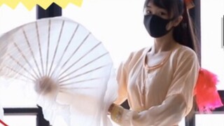 【Nangong】Learn to turn the silk fan in three minutes (Ji Mingyue Fan Turning|Water Sleeves Cut|Erren