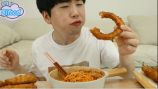 Mực chiên, ớt chiên, mì trộn phần 4 #mukbang