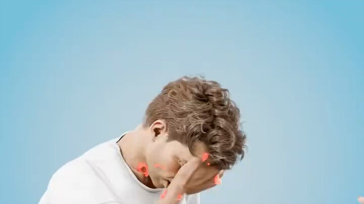 What happens when you bite into a scorching hard candy?