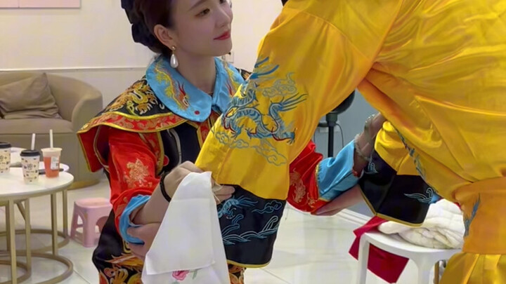 Huanhuan "Kupu-Kupu" Bertarung di Istana